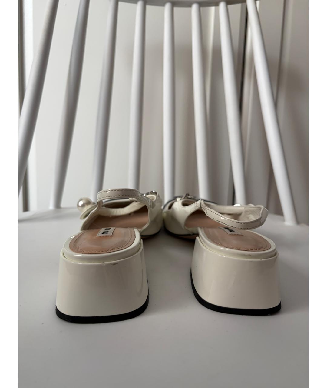 MIU MIU Белые туфли из лакированной кожи, фото 9