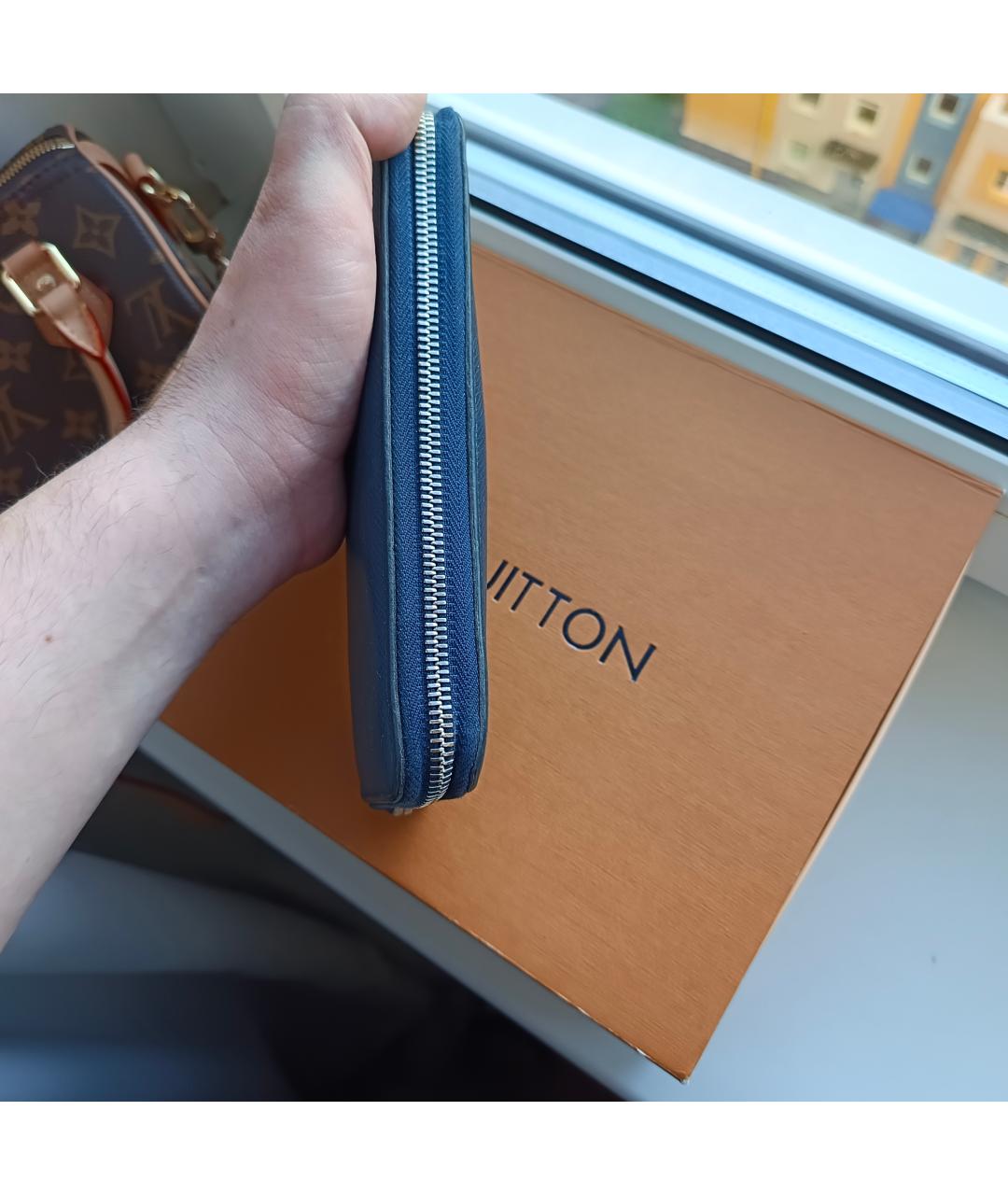 LOUIS VUITTON Темно-синий кожаный кошелек, фото 5