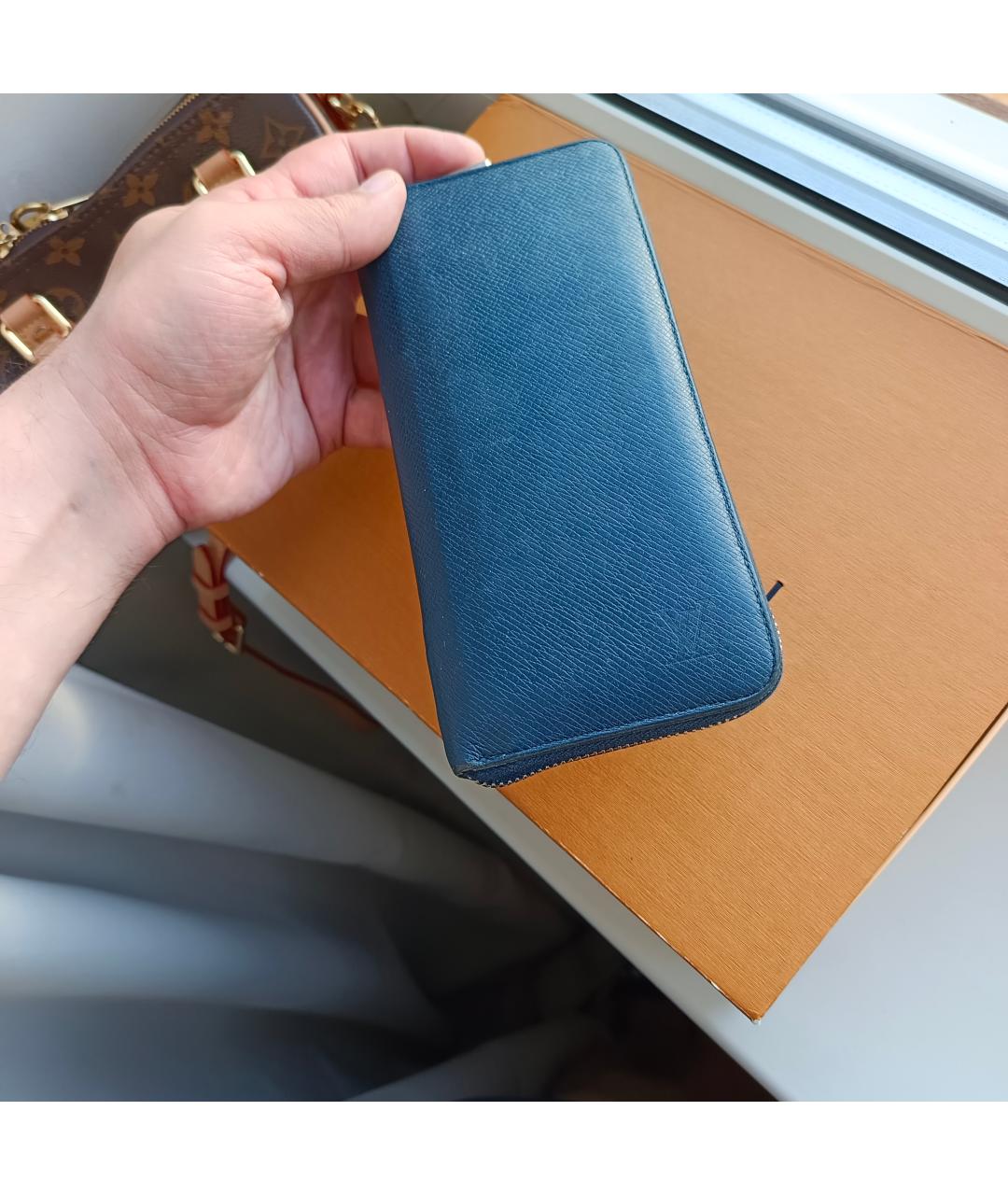 LOUIS VUITTON Темно-синий кожаный кошелек, фото 6