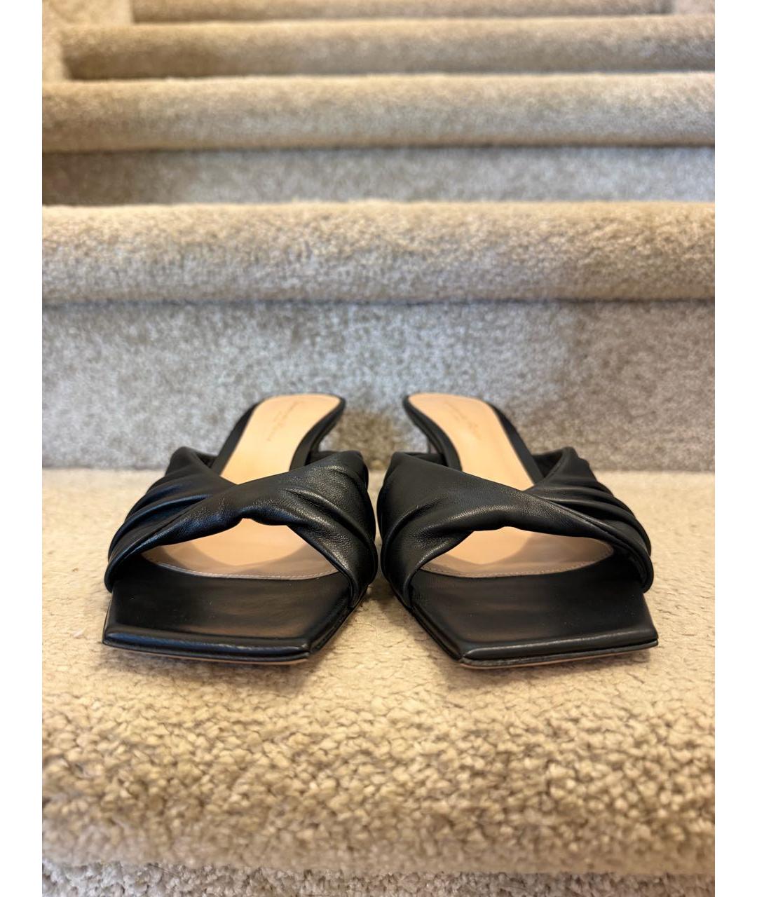 GIANVITO ROSSI Черные кожаные мюли, фото 3