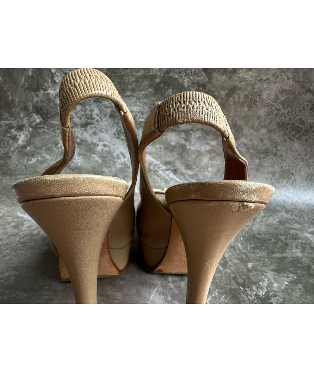 FENDI Бежевые кожаные босоножки, фото 8