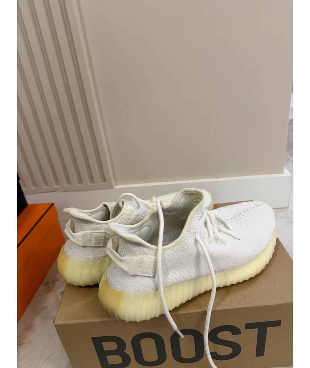 ADIDAS YEEZY Белые текстильные низкие кроссовки / кеды, фото 3