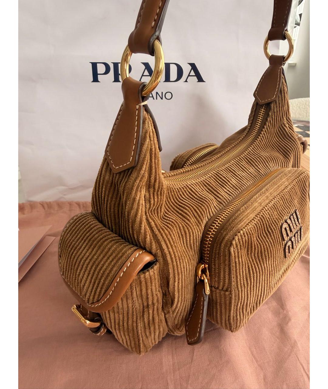 MIU MIU Коричневая кожаная сумка с короткими ручками, фото 2