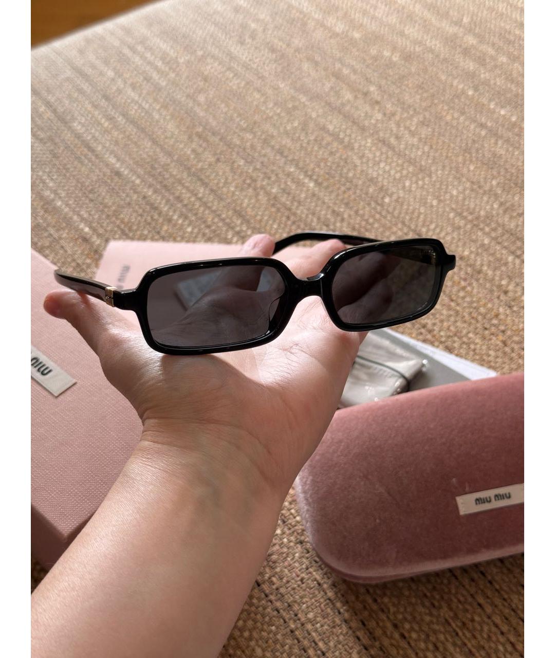 MIU MIU Черные пластиковые солнцезащитные очки, фото 2
