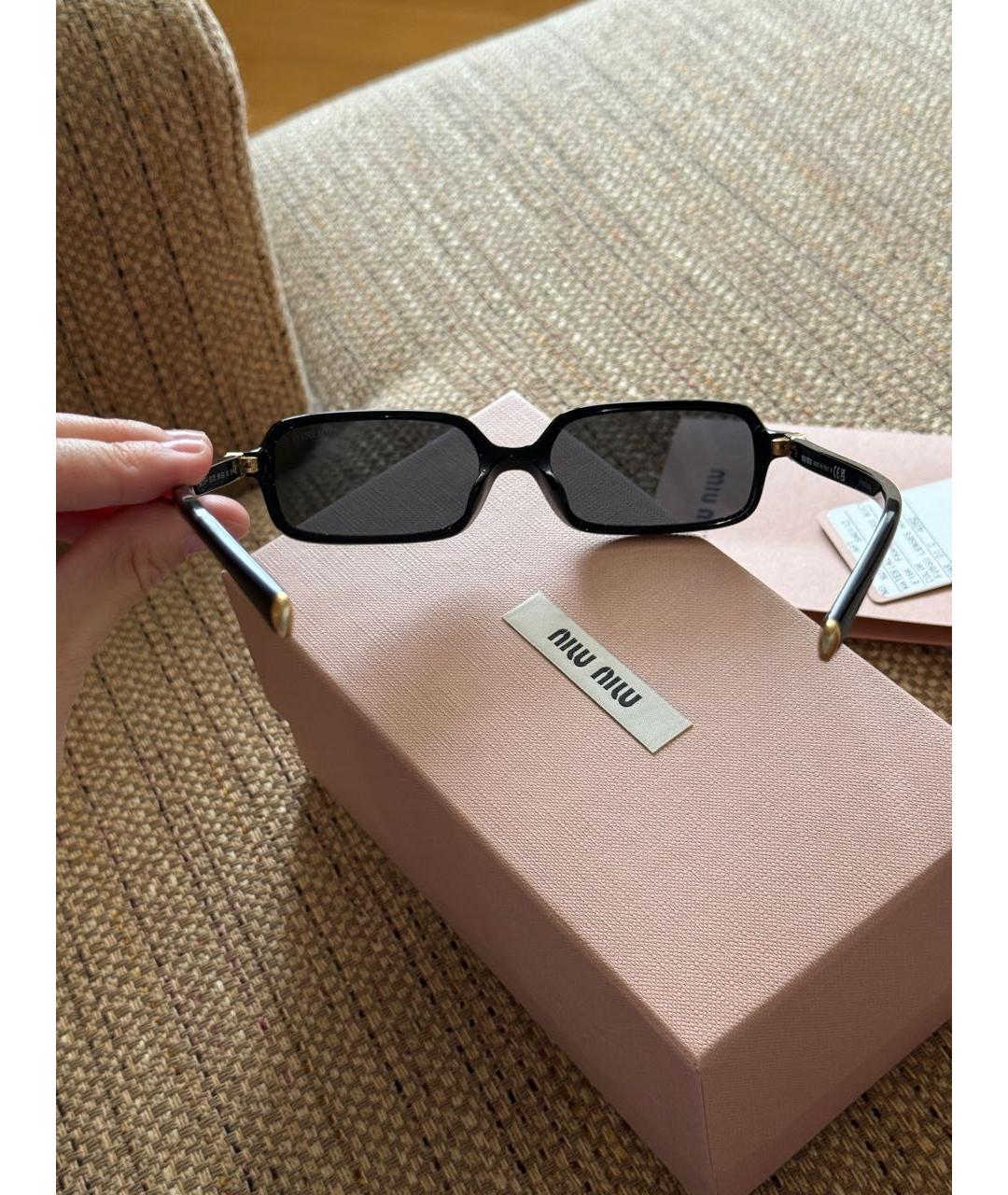 MIU MIU Черные пластиковые солнцезащитные очки, фото 4