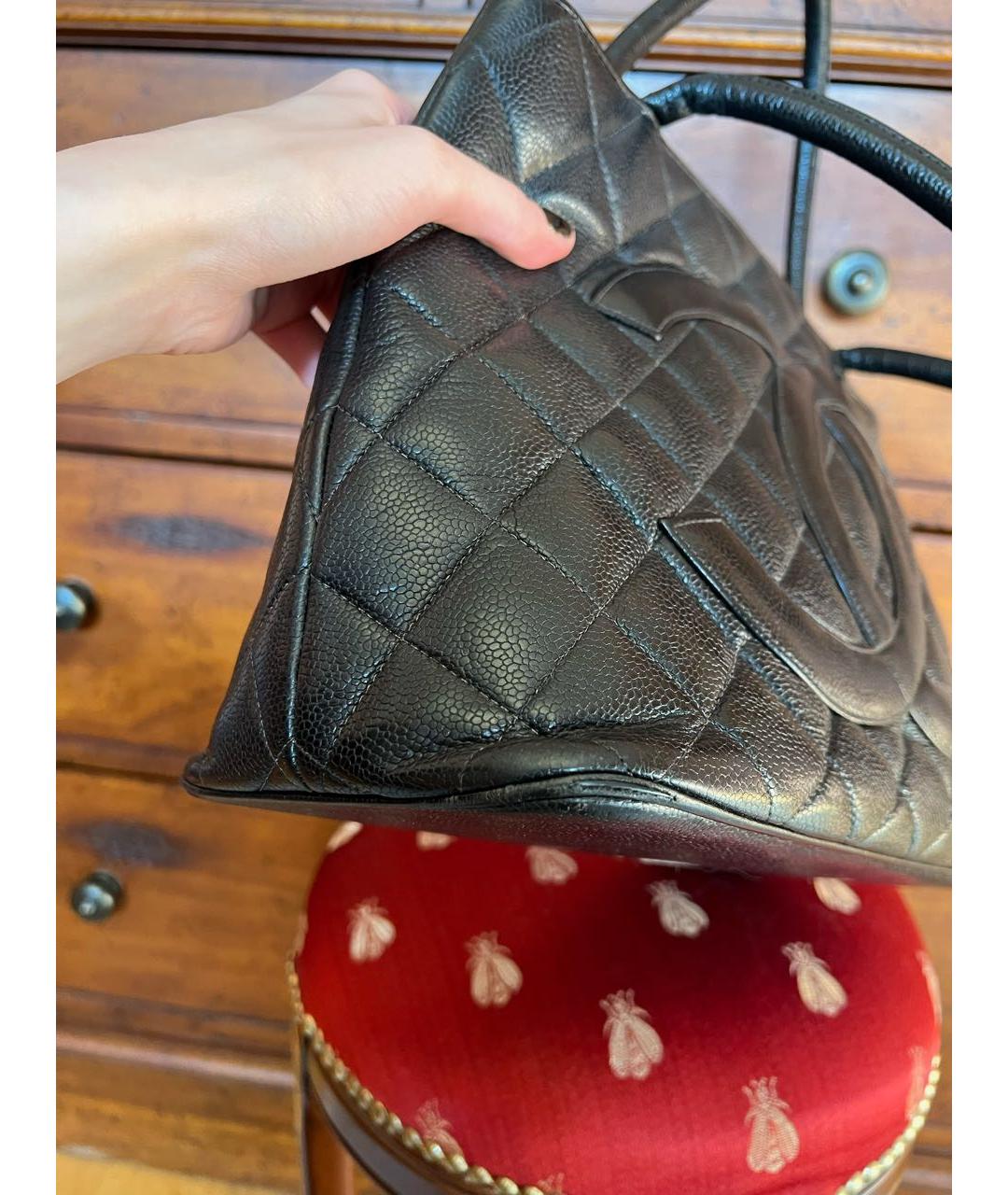 CHANEL Черная кожаная сумка тоут, фото 6
