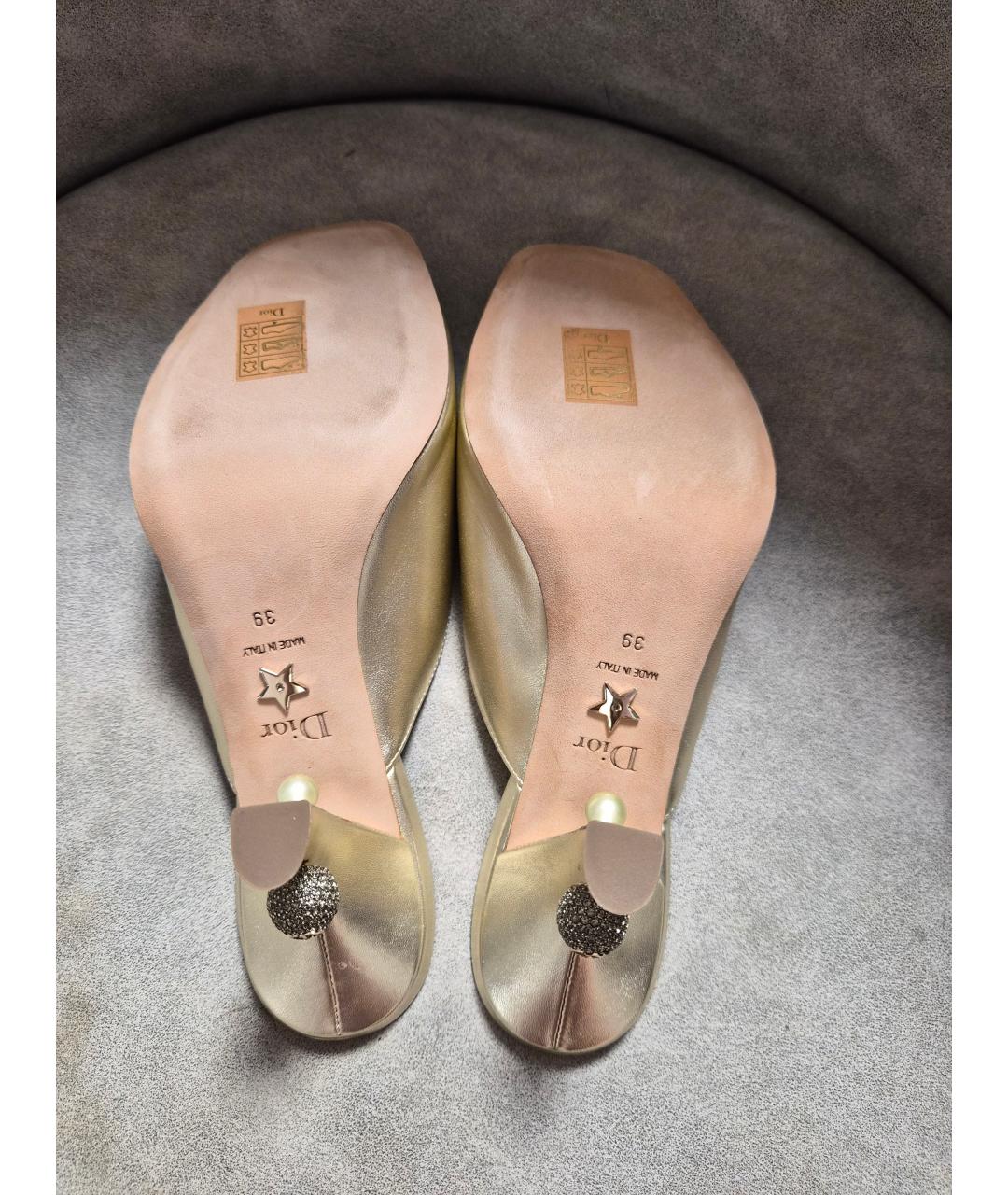 CHRISTIAN DIOR Золотые кожаные мюли, фото 5