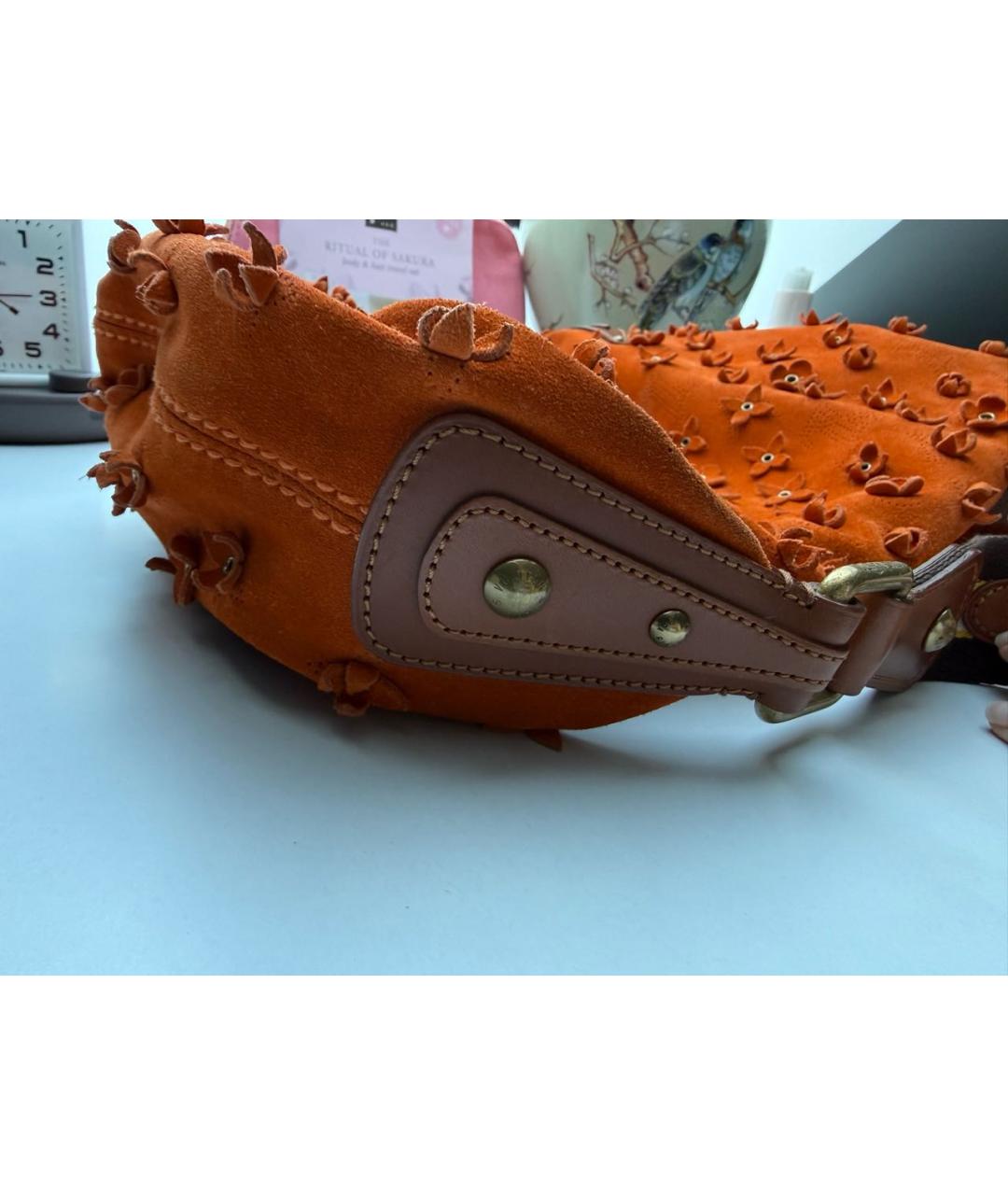 LOUIS VUITTON Оранжевая замшевая сумка через плечо, фото 2