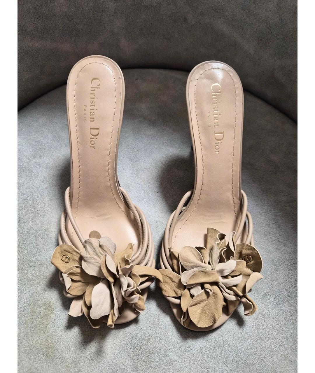 CHRISTIAN DIOR Бежевые кожаные мюли, фото 2