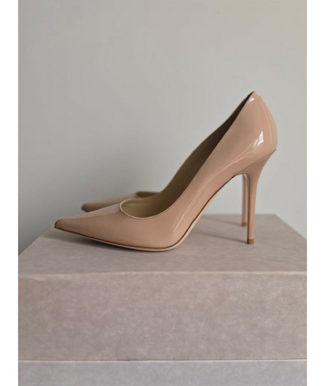 JIMMY CHOO Бежевые туфли из лакированной кожи, фото 6