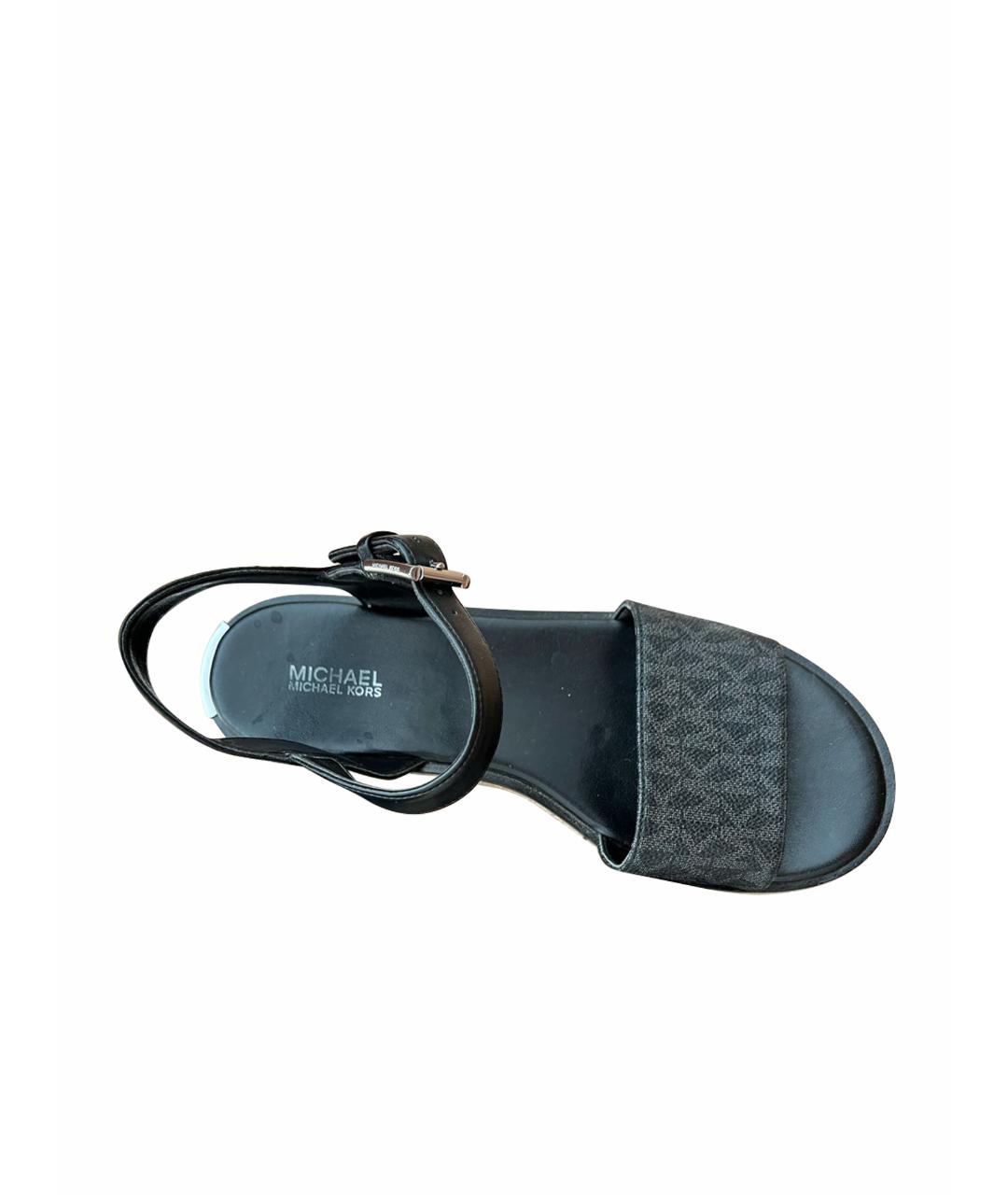 MICHAEL KORS Черные сандалии из искусственной кожи, фото 1