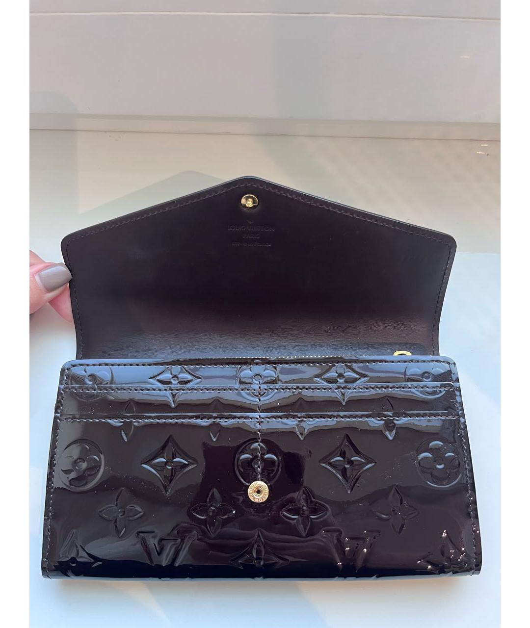 LOUIS VUITTON Фиолетовый кошелек из лакированной кожи, фото 5