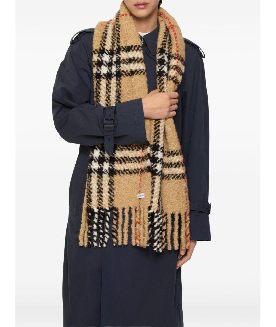 BURBERRY Бежевый шарф, фото 2