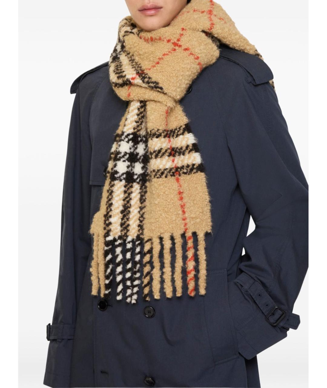 BURBERRY Бежевый шарф, фото 4