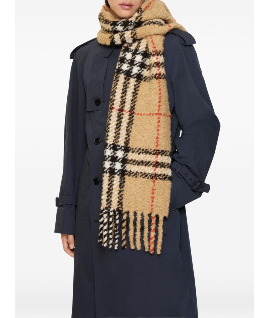 BURBERRY Бежевый шарф, фото 3