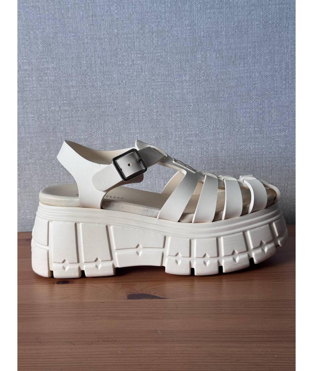 MIU MIU Белые резиновые босоножки, фото 4