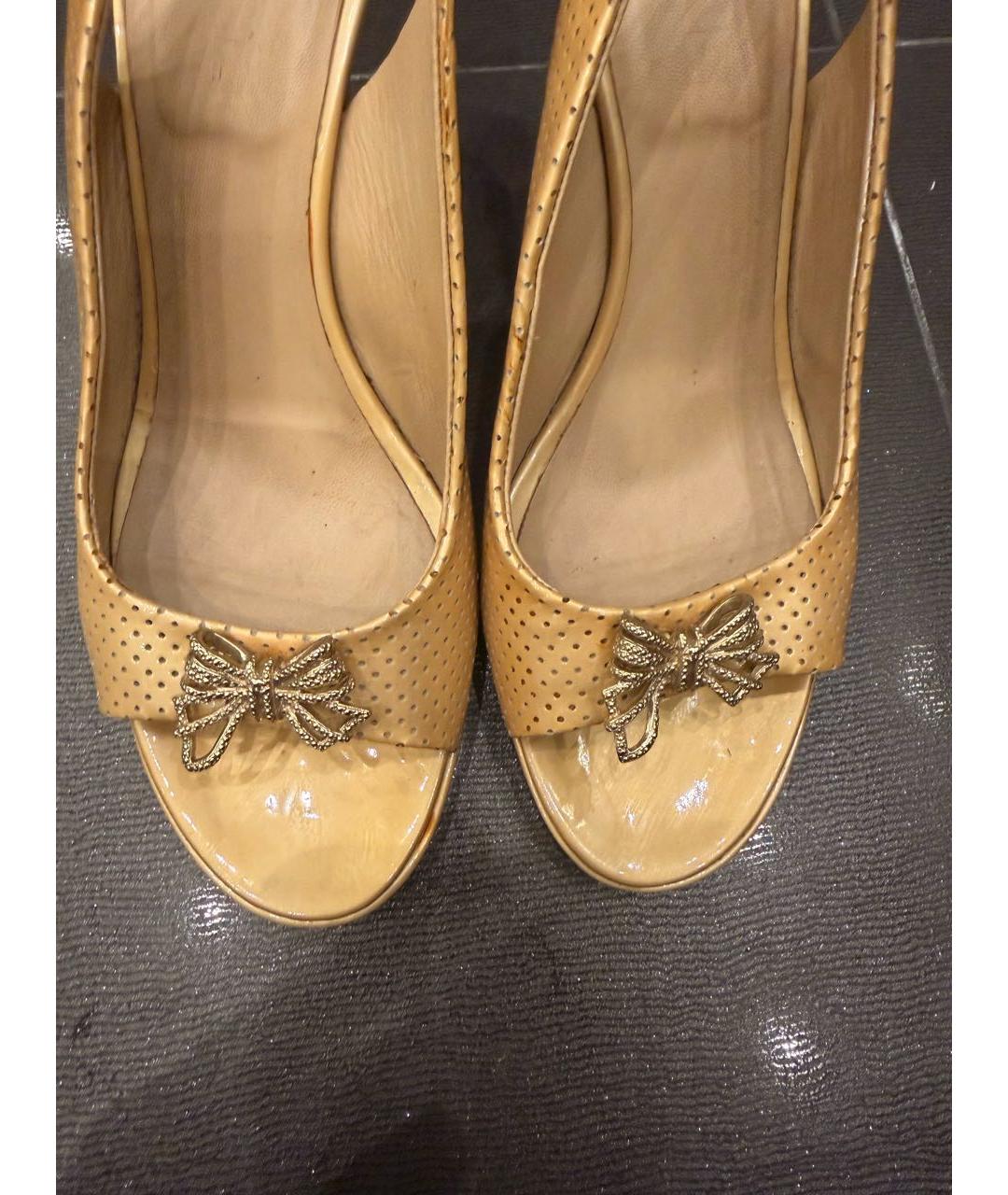 CHANEL Золотые кожаные босоножки, фото 3