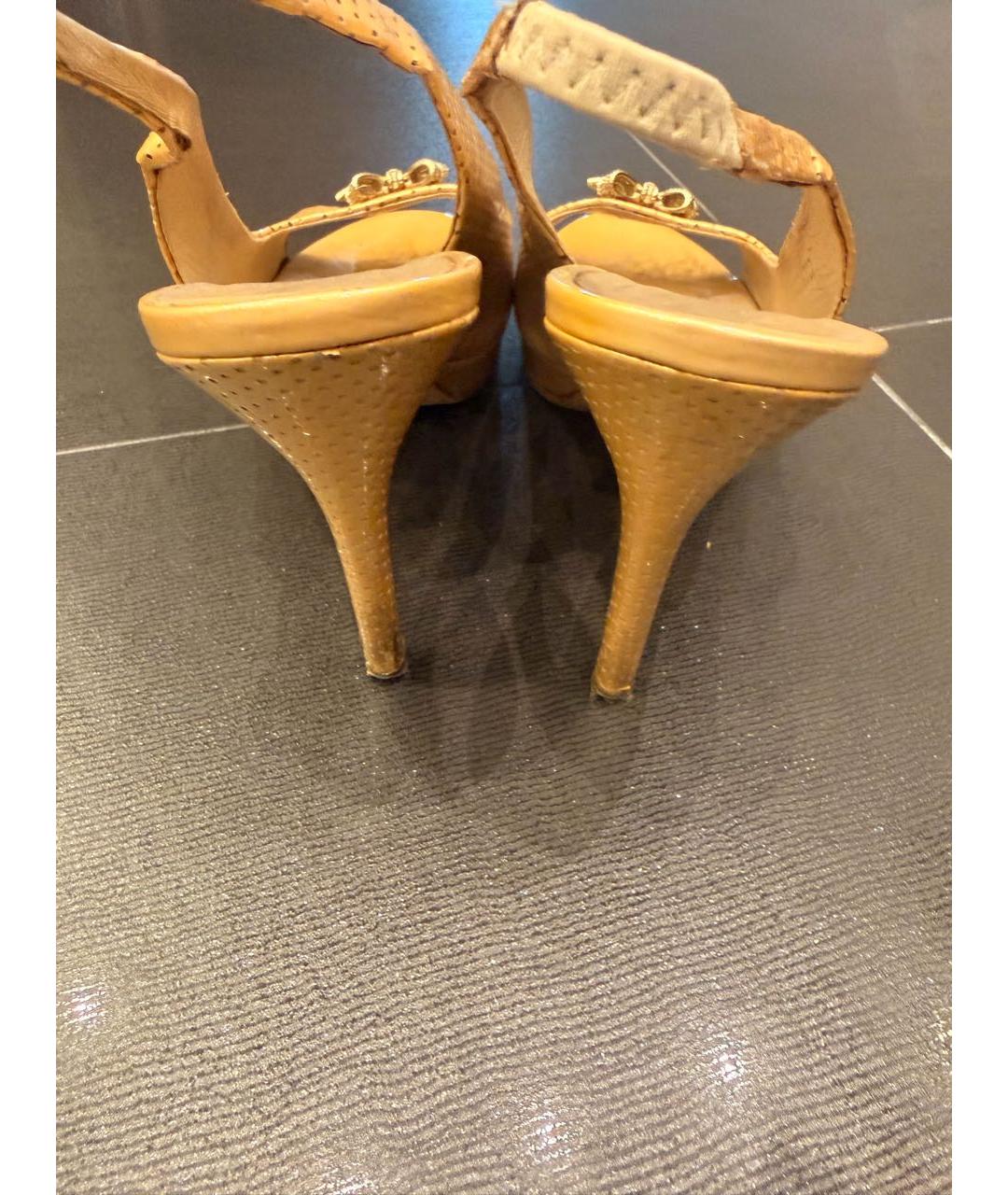 CHANEL Золотые кожаные босоножки, фото 4