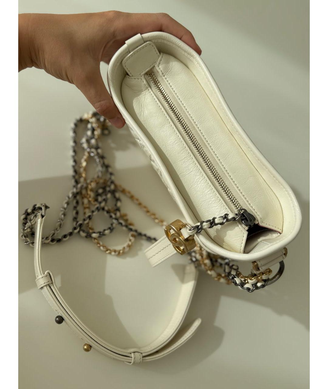 CHANEL Бежевая кожаная сумка через плечо, фото 5
