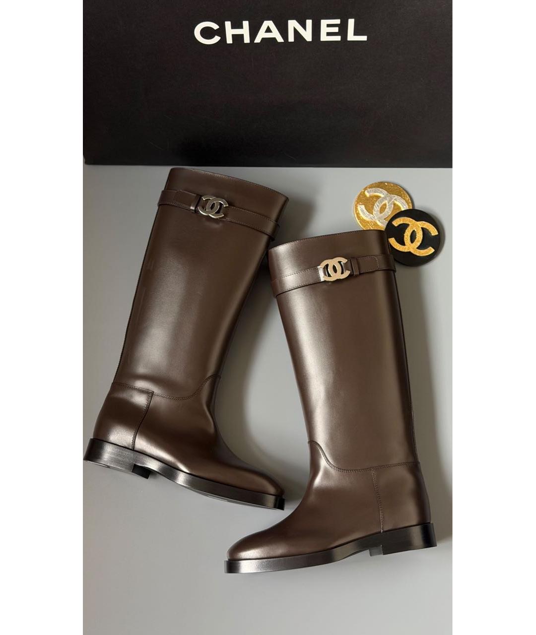 CHANEL Коричневые кожаные сапоги, фото 2