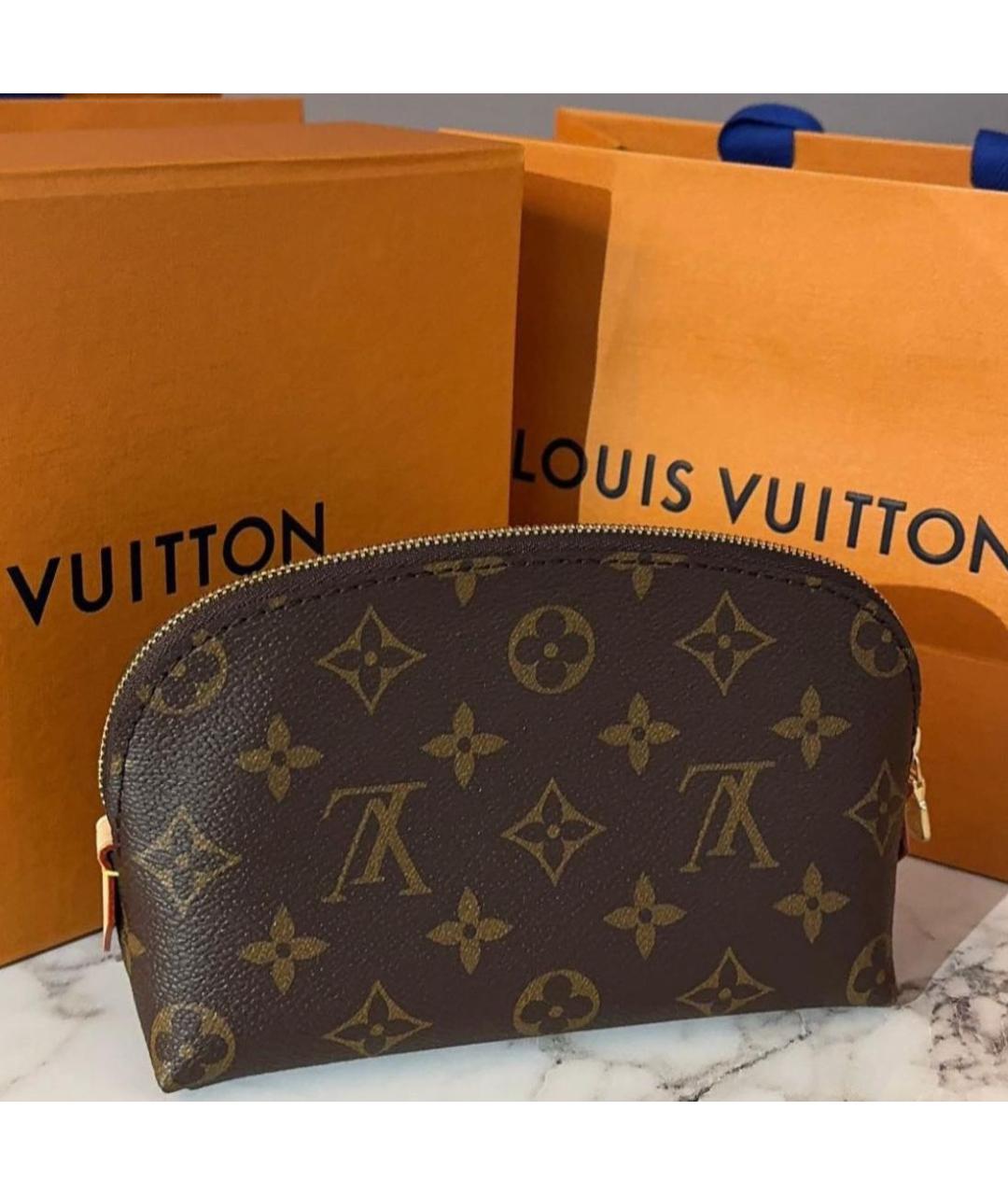 LOUIS VUITTON Коричневая косметичка из канвы, фото 4