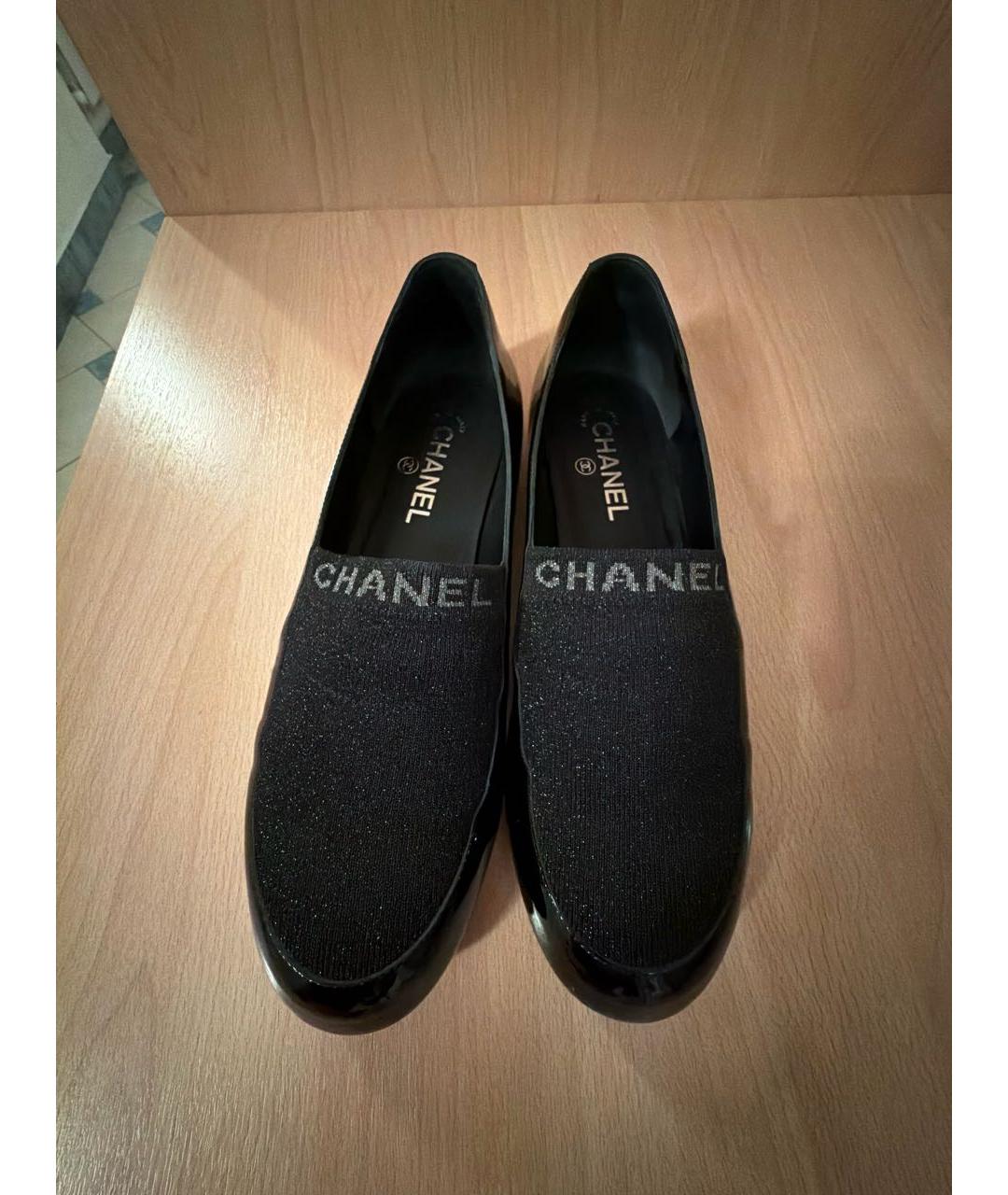 CHANEL Черные лоферы из лакированной кожи, фото 3