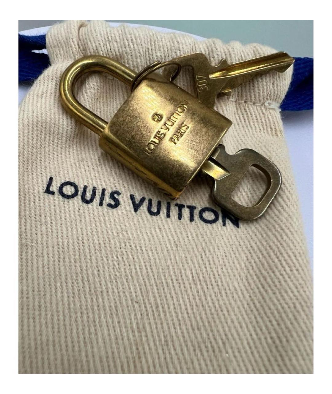 LOUIS VUITTON Золотой брелок, фото 6