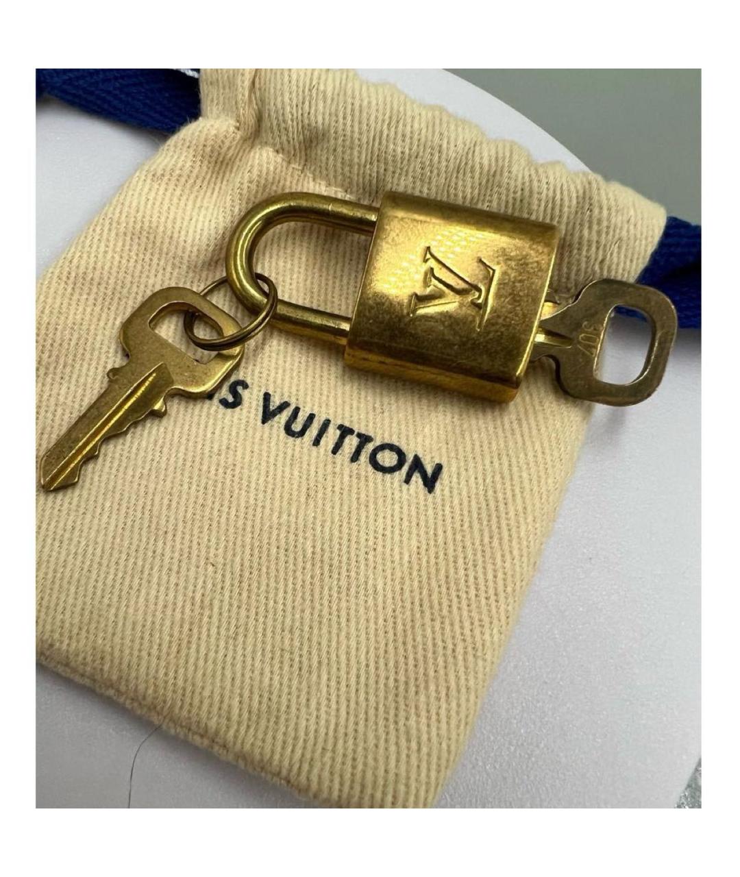LOUIS VUITTON Золотой брелок, фото 5