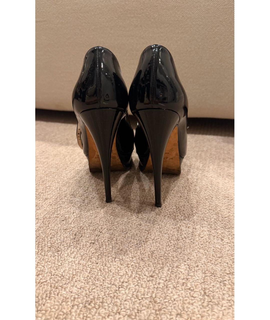 SAINT LAURENT Черные туфли из лакированной кожи, фото 4