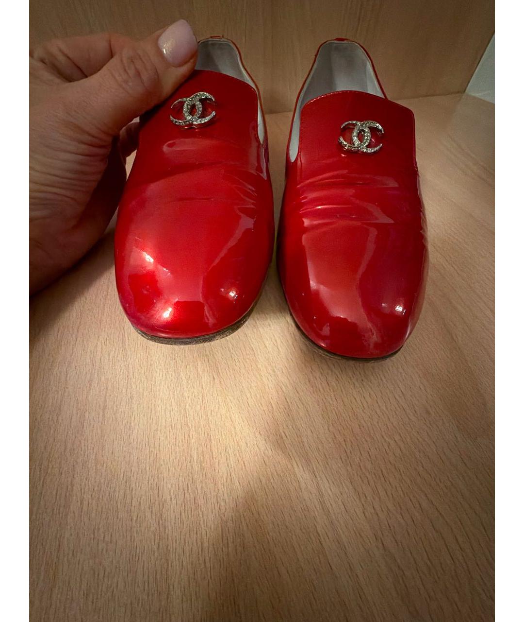 CHANEL Красные лоферы из лакированной кожи, фото 5