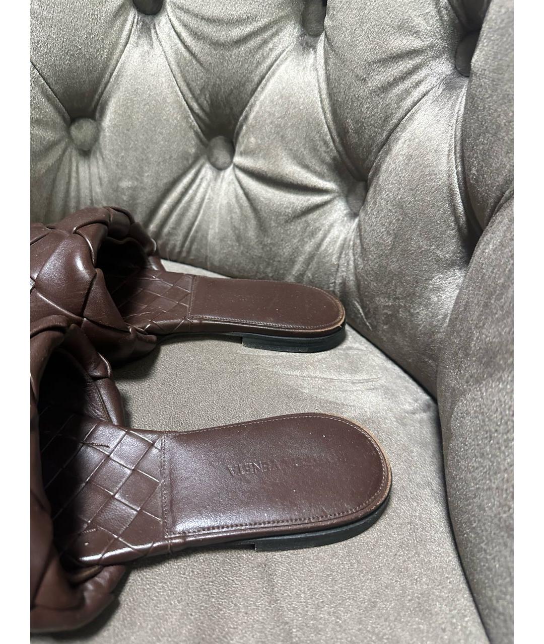 BOTTEGA VENETA Коричневые кожаные шлепанцы, фото 3
