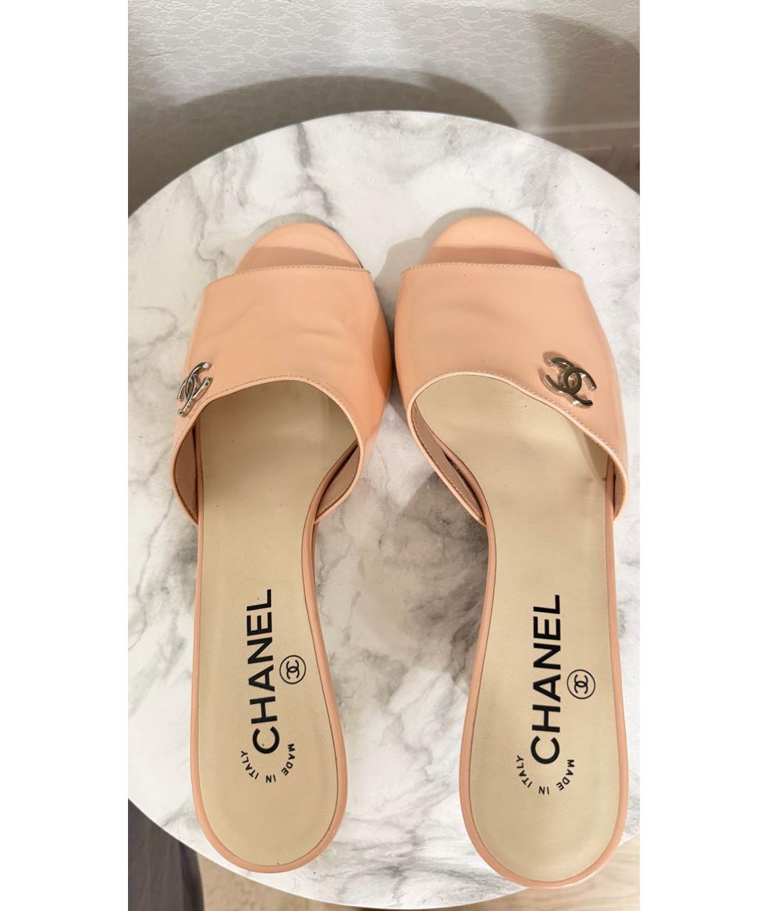 CHANEL Розовые мюли из лакированной кожи, фото 3