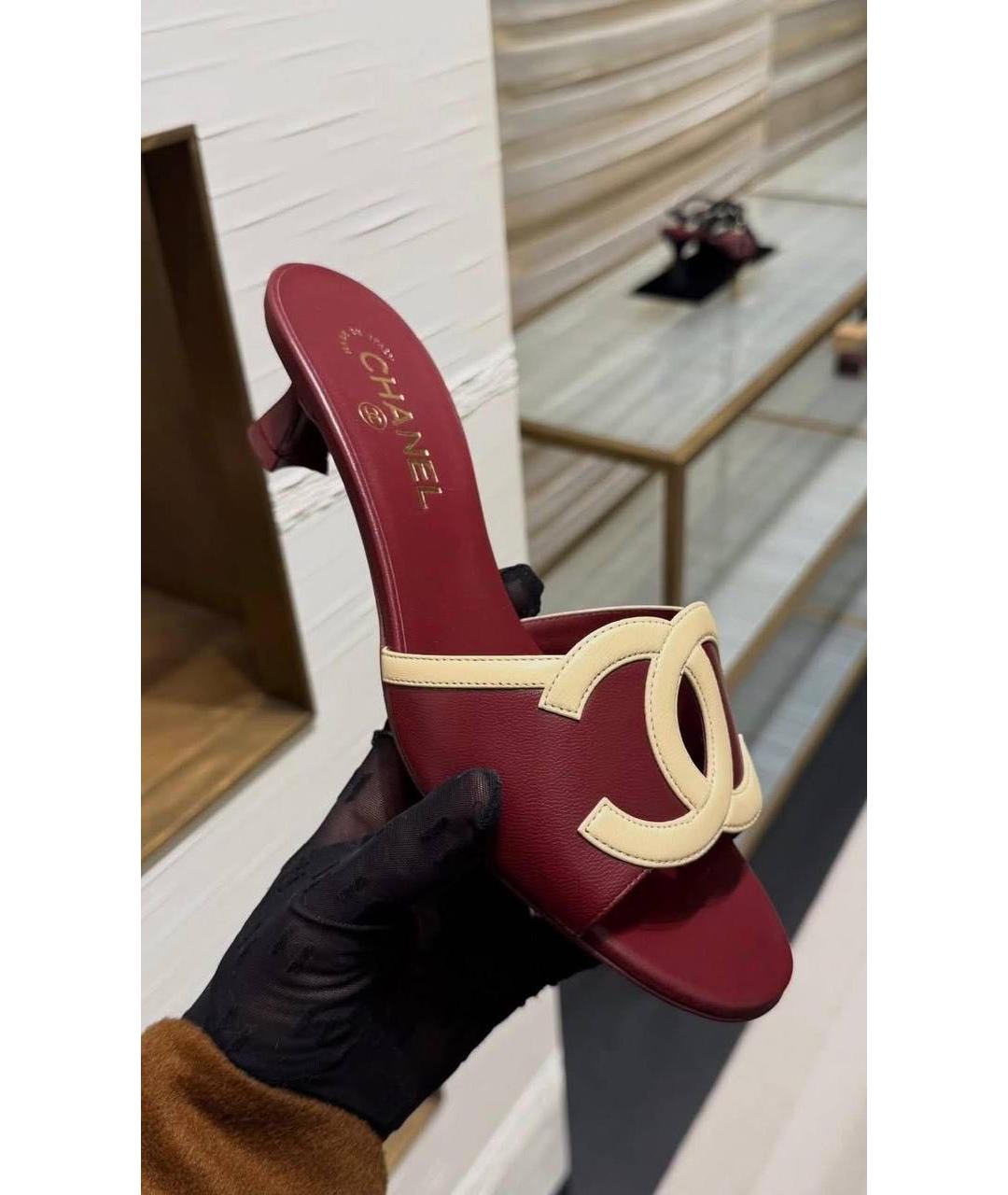 CHANEL Бордовые кожаные мюли, фото 2