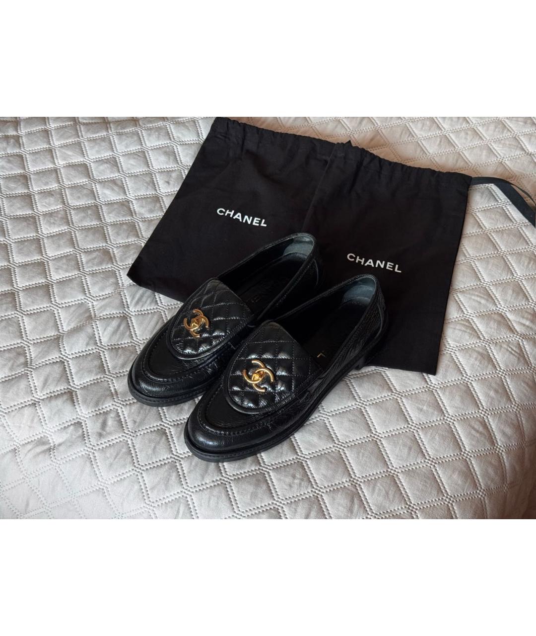 CHANEL Черные лоферы из лакированной кожи, фото 3