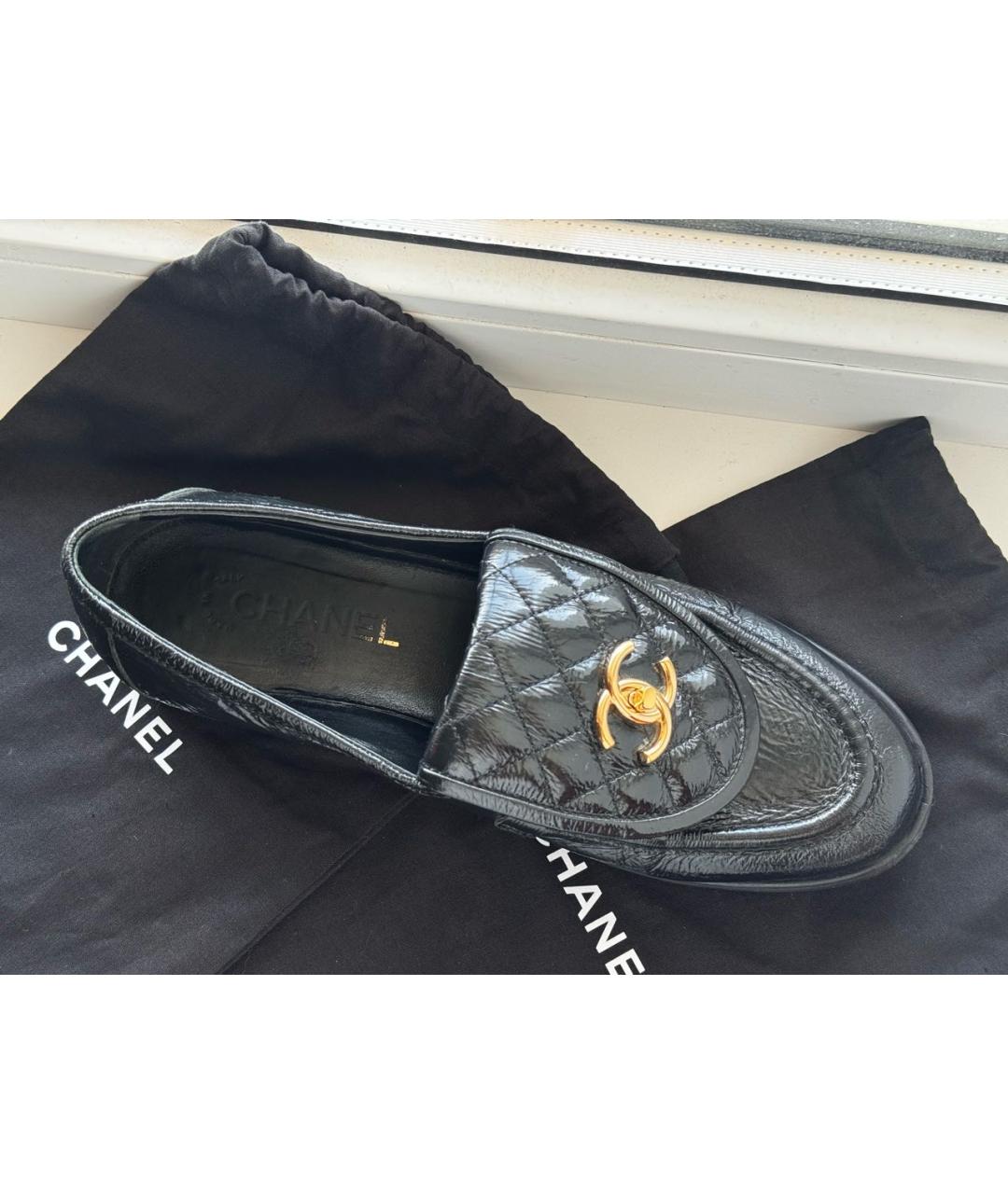 CHANEL Черные лоферы из лакированной кожи, фото 9