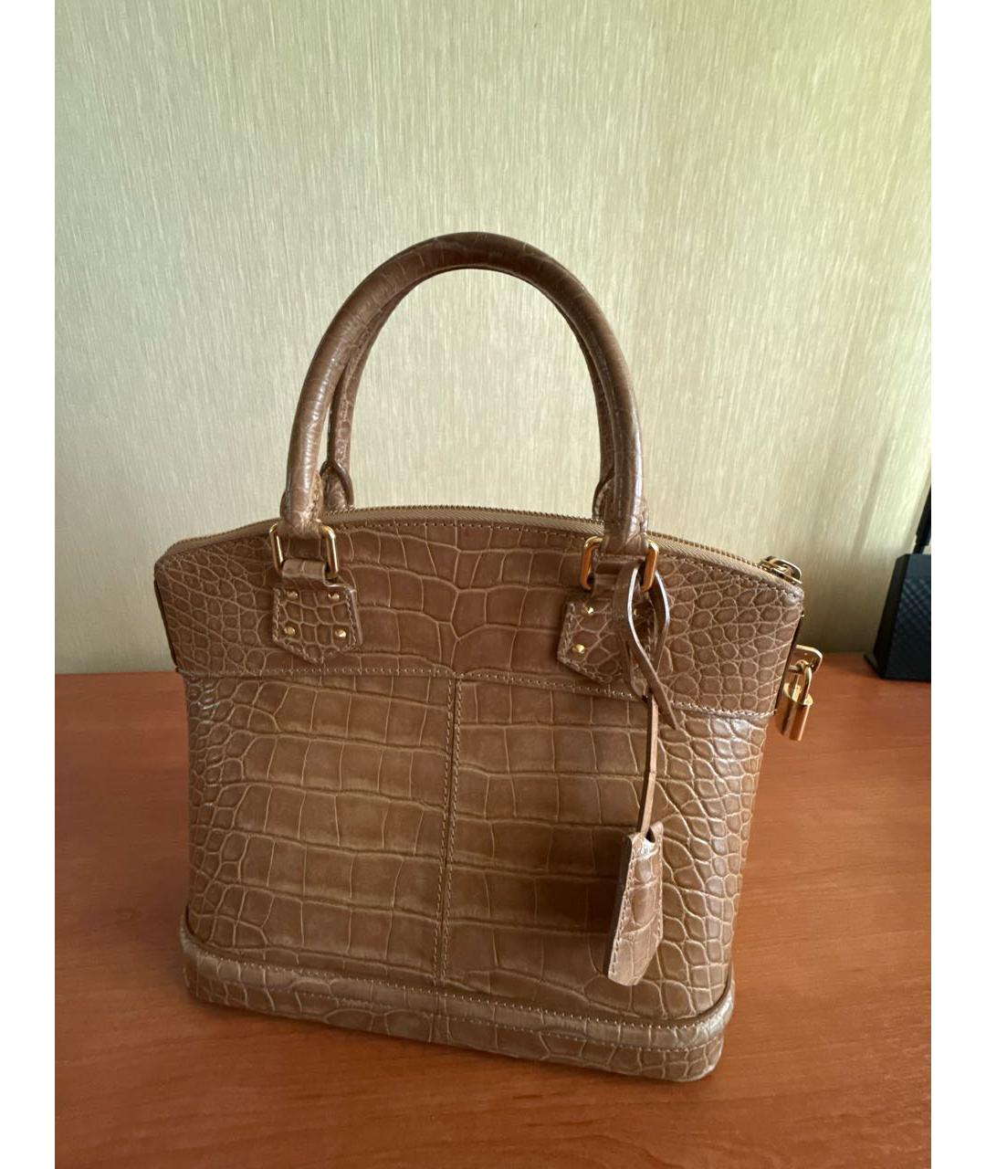 LOUIS VUITTON Бежевая сумка с короткими ручками из кожи крокодила, фото 8