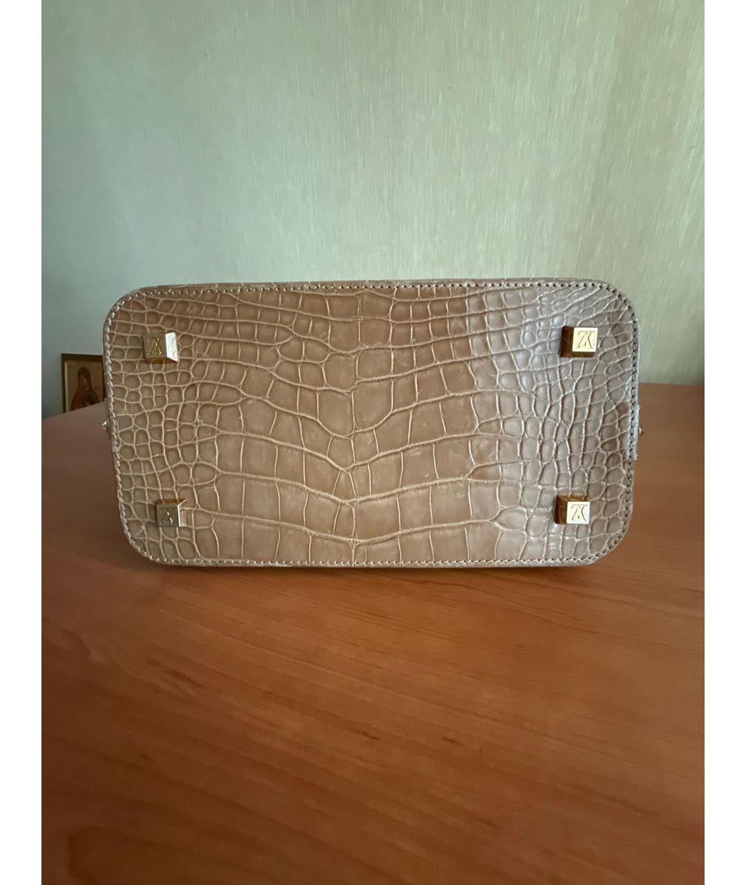 LOUIS VUITTON Бежевая сумка с короткими ручками из кожи крокодила, фото 7