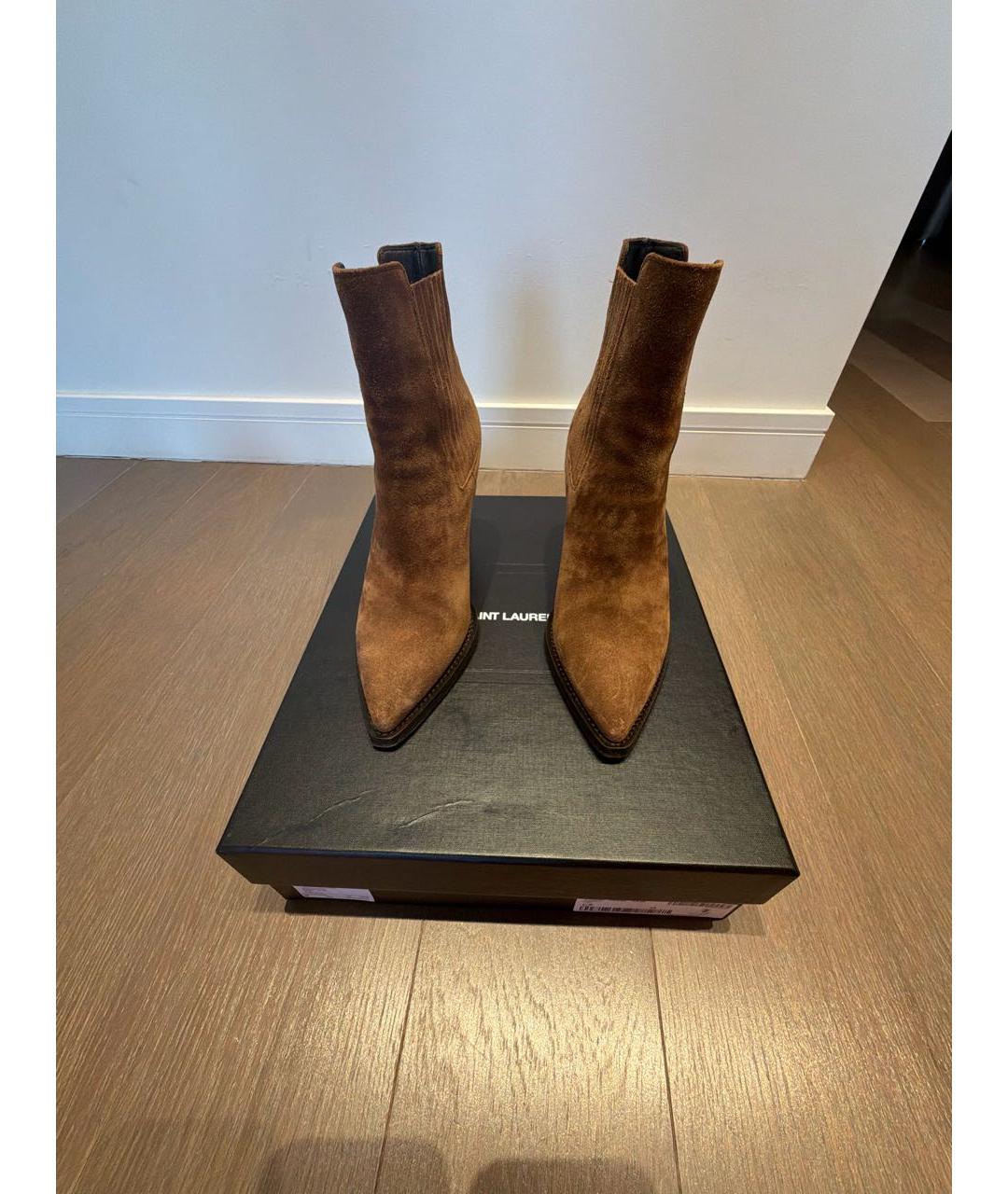 SAINT LAURENT Коричневые замшевые ботильоны, фото 2