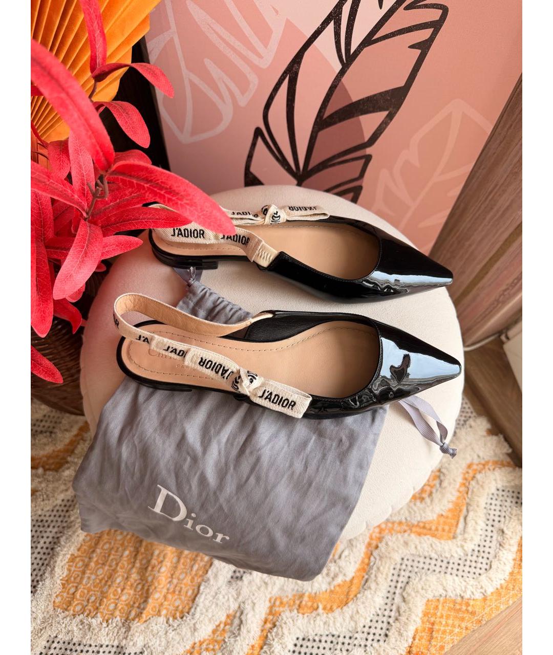 CHRISTIAN DIOR Черные балетки из лакированной кожи, фото 2