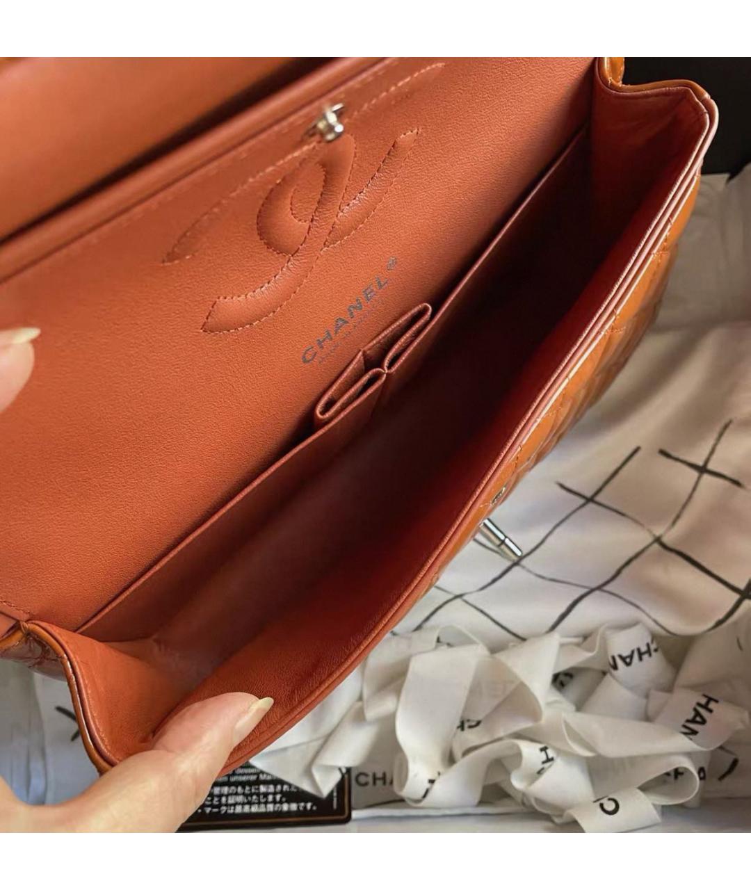 CHANEL Оранжевая сумка через плечо из лакированной кожи, фото 4