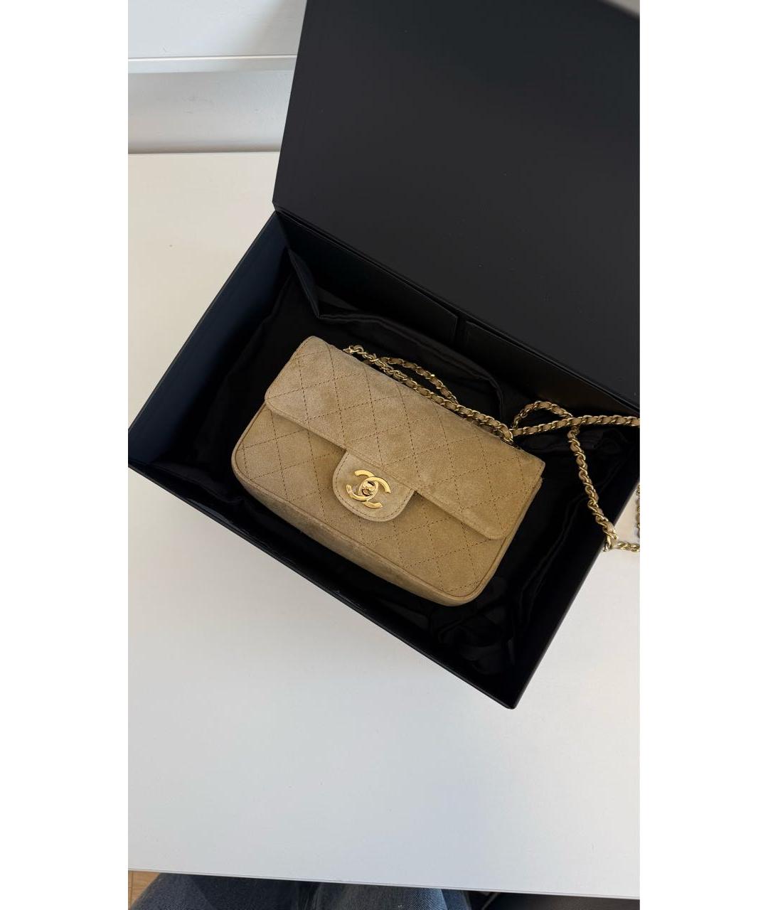 CHANEL Бежевая замшевая сумка через плечо, фото 2