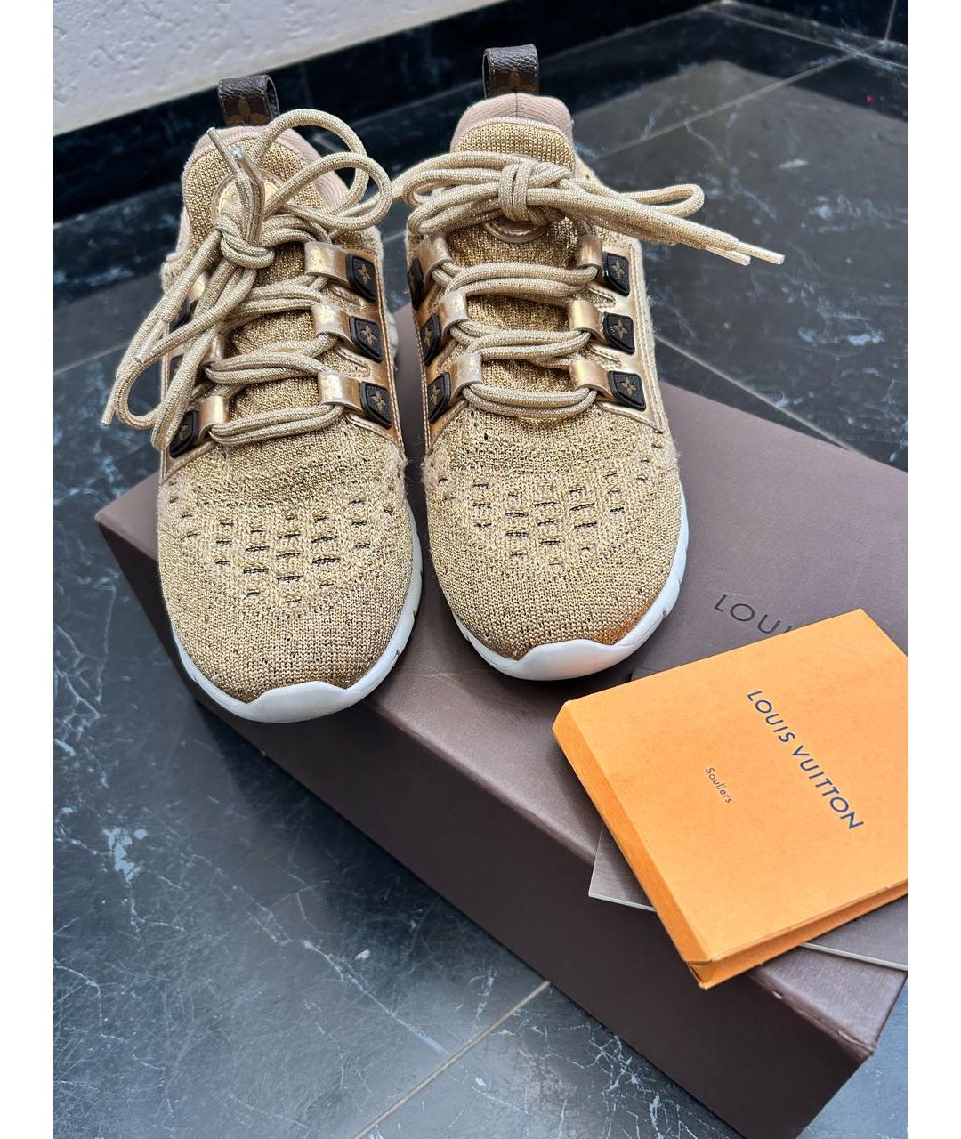 LOUIS VUITTON Золотые кроссовки, фото 3