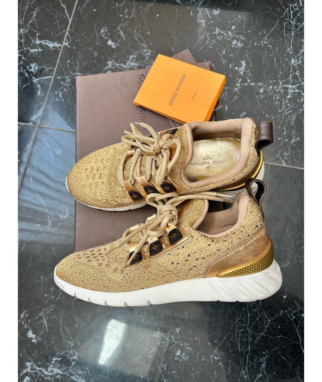 LOUIS VUITTON Золотые кроссовки, фото 5