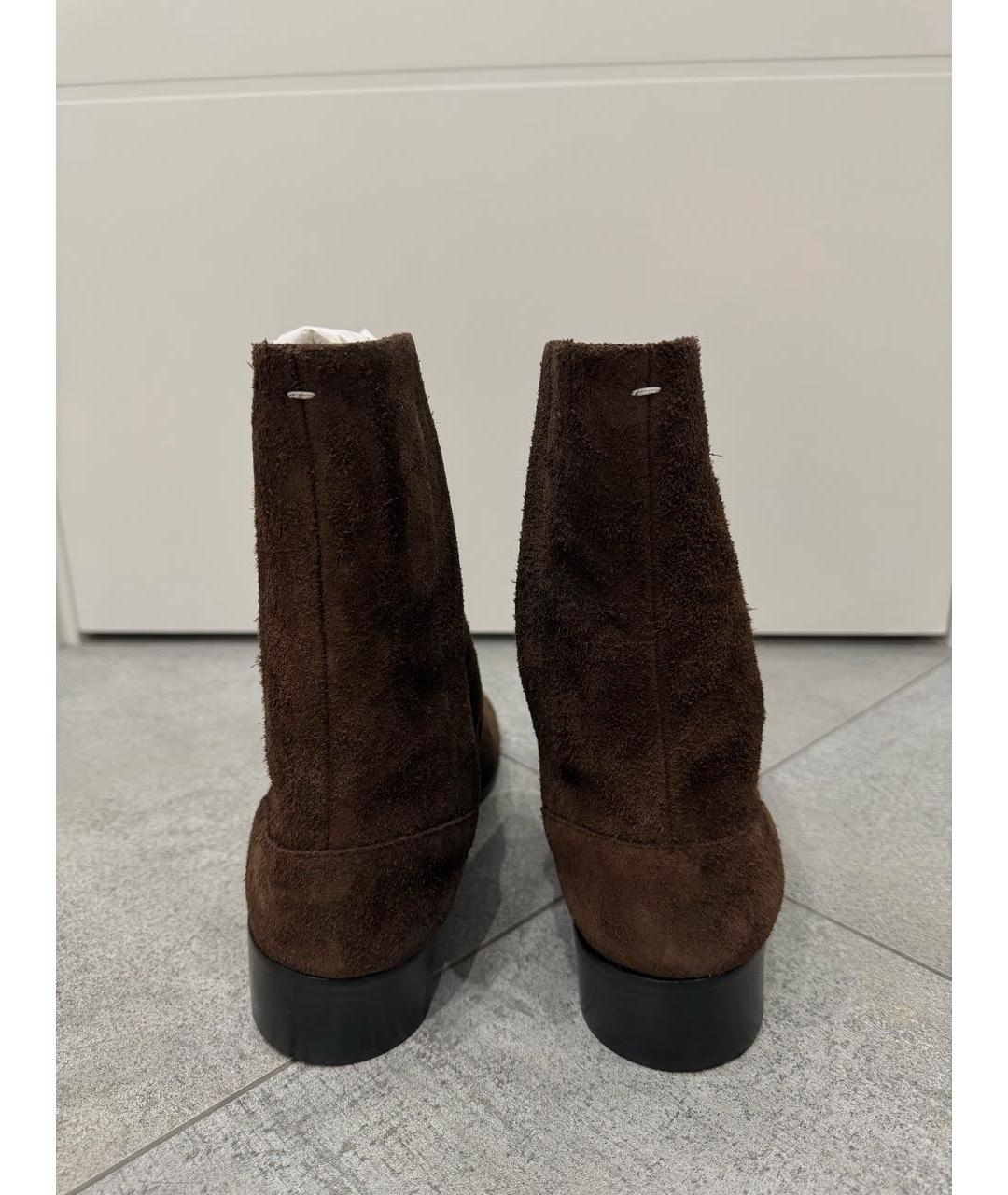MAISON MARGIELA Коричневые замшевые высокие ботинки, фото 4