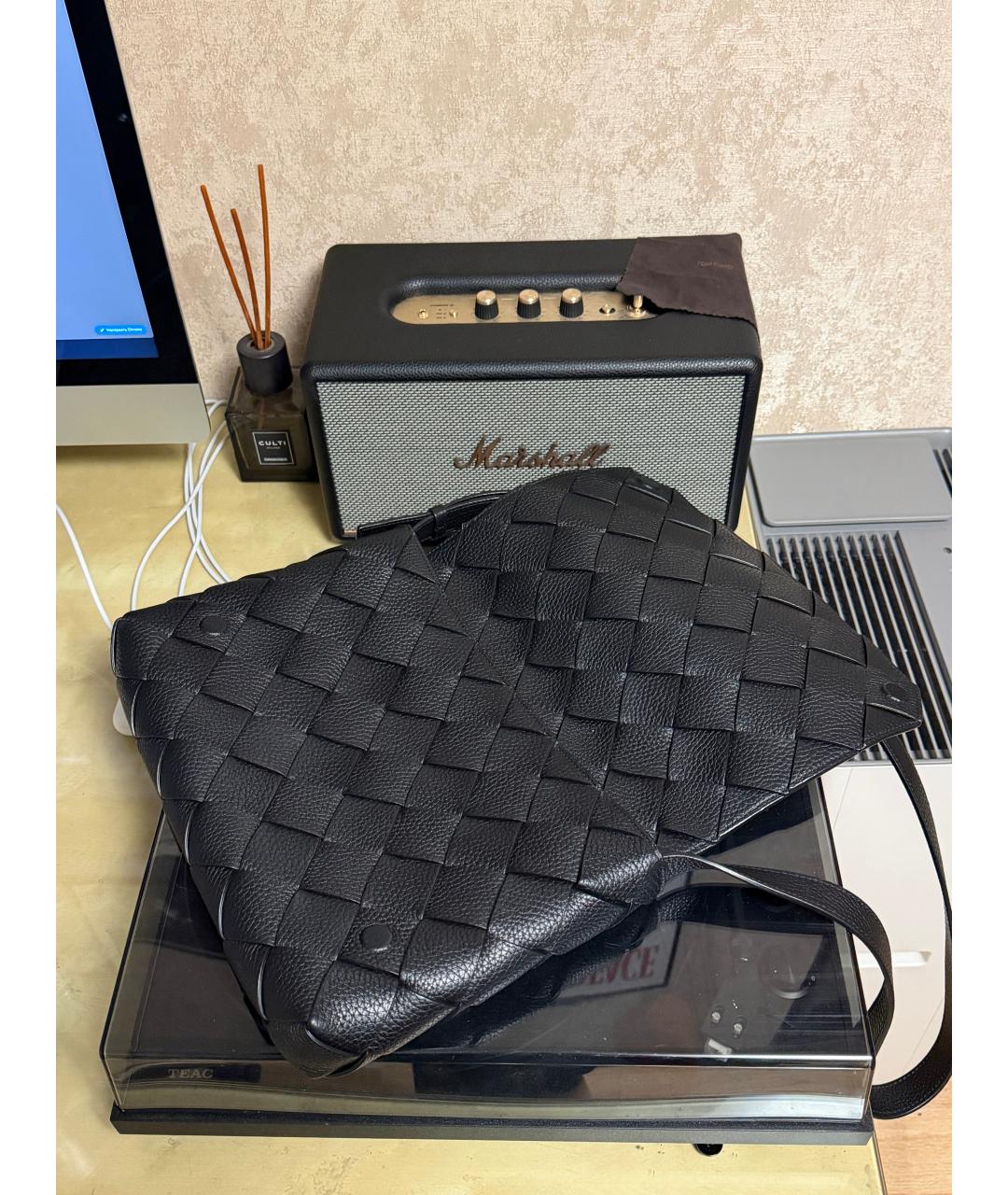 BOTTEGA VENETA Черная кожаная сумка на плечо, фото 3