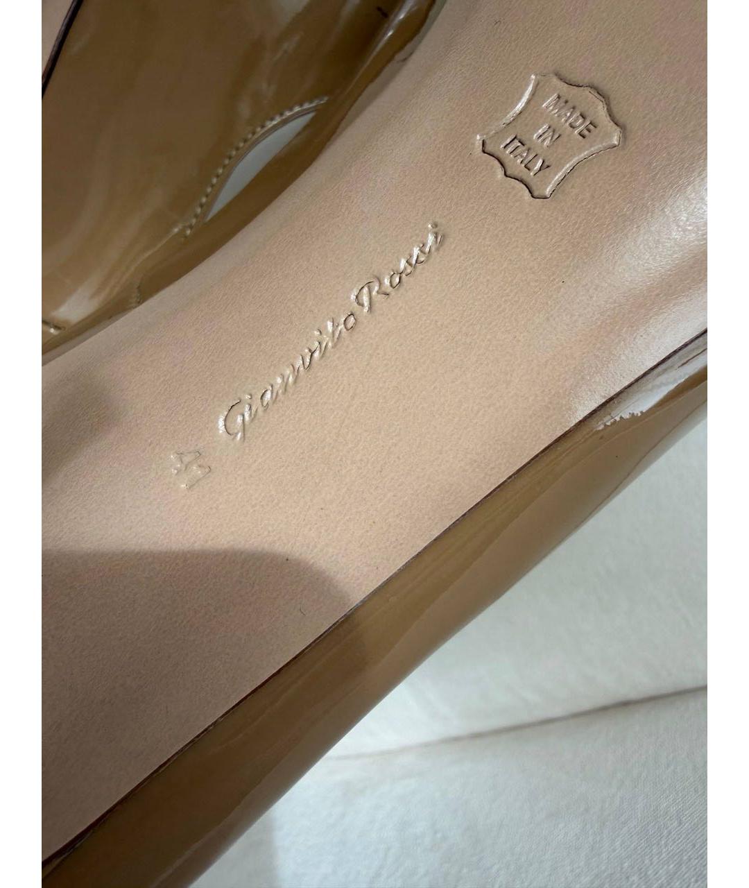 GIANVITO ROSSI Бежевые туфли из лакированной кожи, фото 5