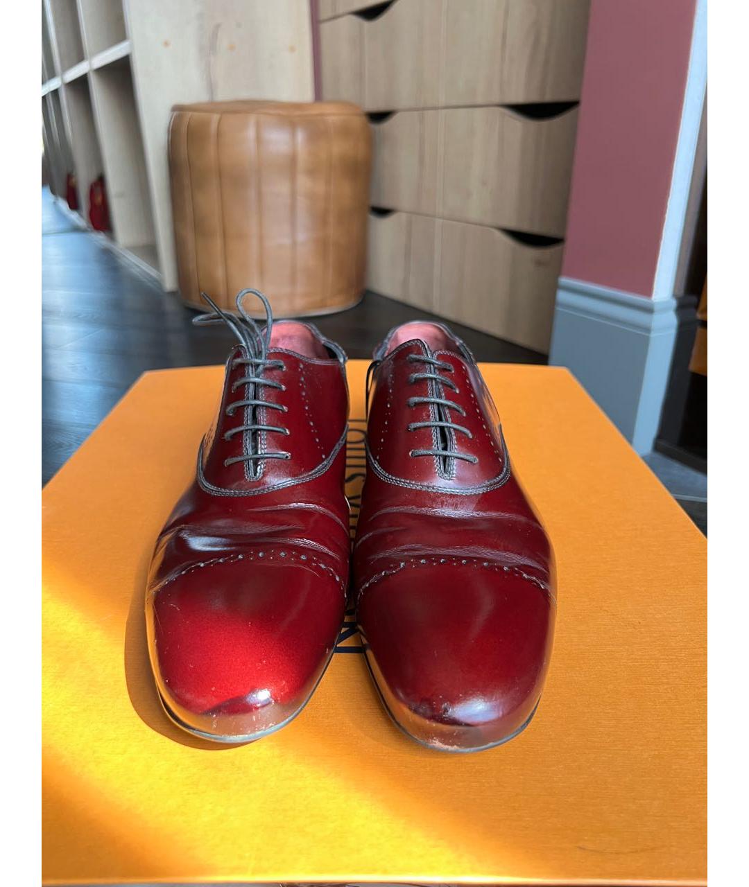 LOUIS VUITTON PRE-OWNED Бордовые кожаные низкие ботинки, фото 2