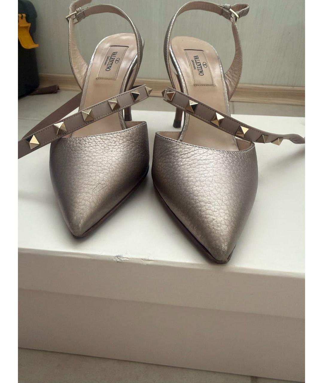 VALENTINO Золотые кожаные босоножки, фото 6