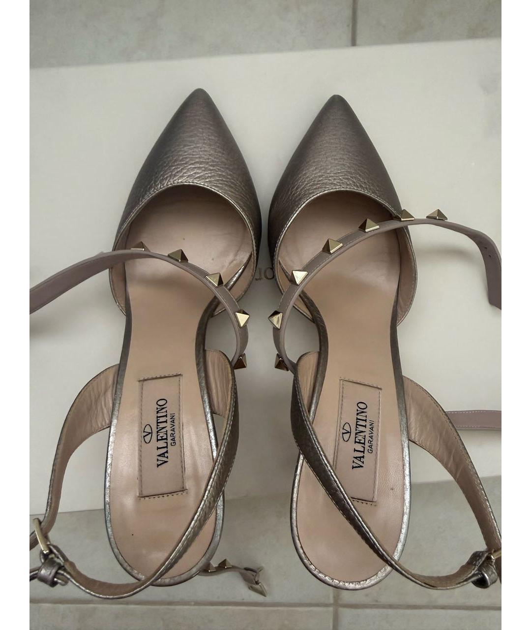 VALENTINO Золотые кожаные босоножки, фото 2