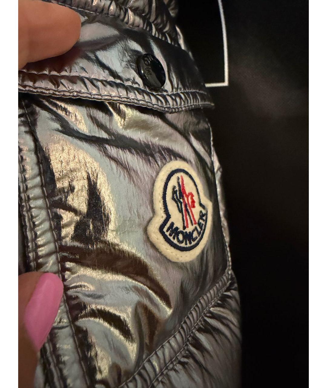 MONCLER Серебряный полиэстеровый пуховик, фото 3